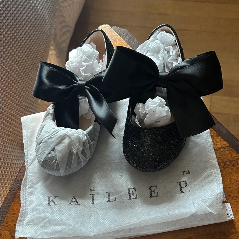 Kailee P Black rock Elegant Kids Shoes size 6 Never worn